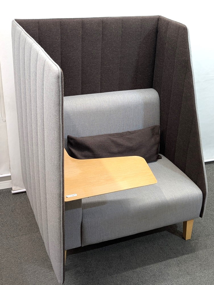 ワークブース 1人用 コクヨ インターバル CN-C201WS1 パネル・テーブル付 ソファ付 パーソナルブース 中古 - 画像 (4)