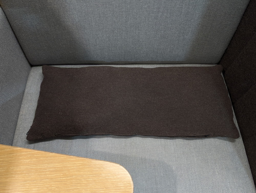 ワークブース 1人用 コクヨ インターバル CN-C201WS1 パネル・テーブル付 ソファ付 パーソナルブース 中古 - 画像 (9)