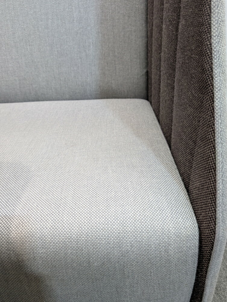 ワークブース 1人用 コクヨ インターバル CN-C201WS1 パネル・テーブル付 ソファ付 パーソナルブース 中古 - 画像 (10)