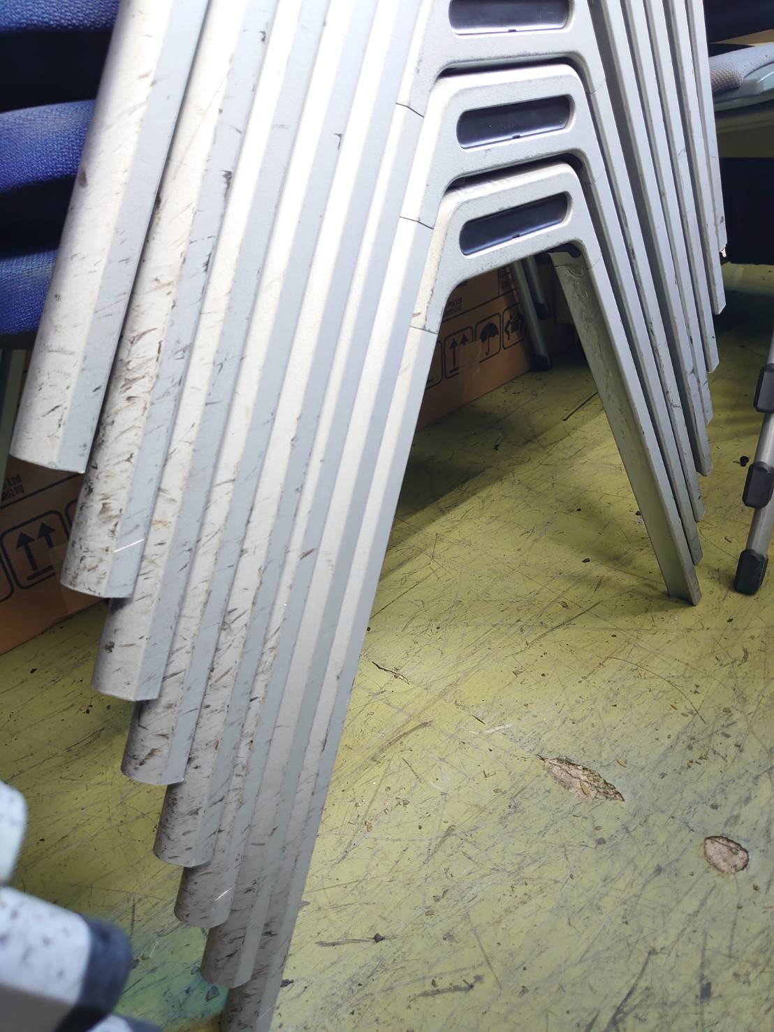 地域限定送料無料 会議チェア スタッキング チェア コクヨ 8脚セット フリップシリーズ ブルー ミーティングチェア CK-600 中古 - 画像 (6)