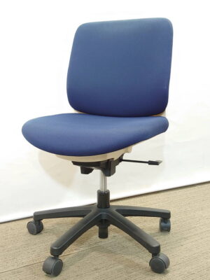 オフィスチェア デスクチェア 肘無し イトーキ トルテ KZ-240GB-W9B2 キャスターチェア 中古