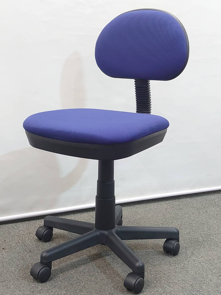 地域限定送料無料 オフィスチェア 4脚セット 肘なし キャスターチェア キャスター付き ブルー 中古 - 画像 (2)