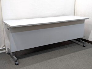 イトーキ 折りたたみ会議テーブル W1800 D600 ホワイトグレー 幕板付 中古