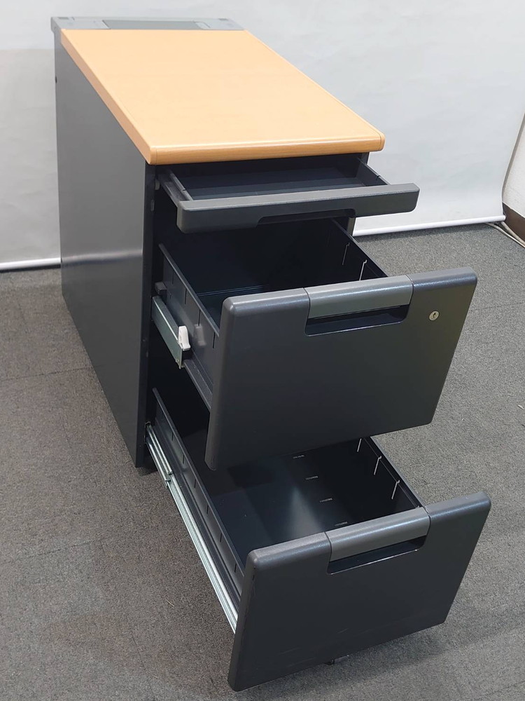 3段 脇机 袖机 ワゴン H700 プラス カギ付き キャスター付き ブラック 黒 サイドワゴン 中古 - 画像 (3)