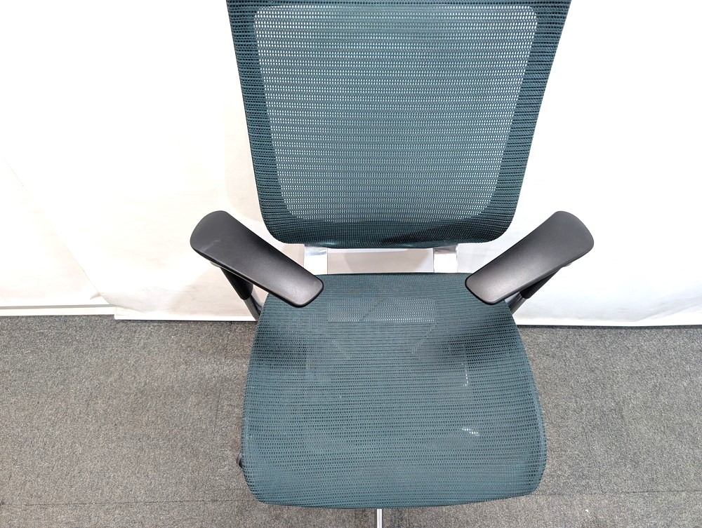 オフィスチェア メッシュチェア 肘付き オカムラ バロン グリーン CP85AR FEH5 中古 - 画像 (9)