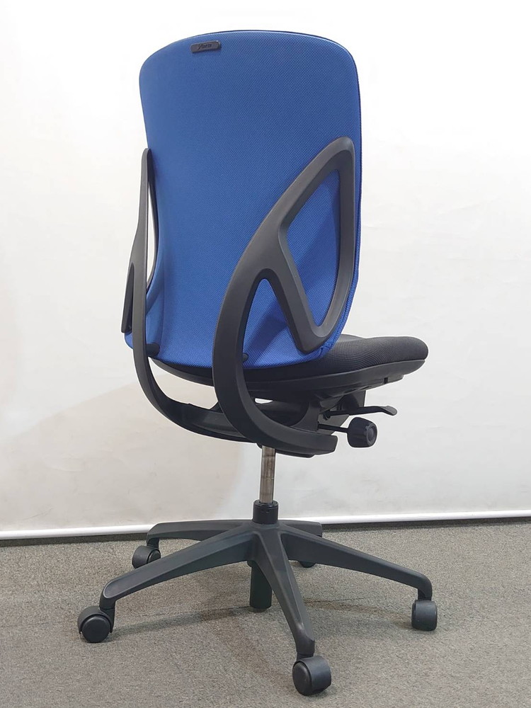 オフィスチェア 肘なし イナバ イエラ ブルー ブラック ハイバックチェア ロッキング 中古 - 画像 (3)