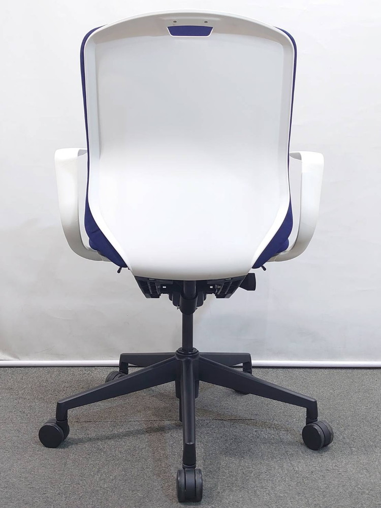 オフィスチェア ウチダ クレネ 肘付き デスクチェア キャスターチェア KRA-00C 中古 - 画像 (4)