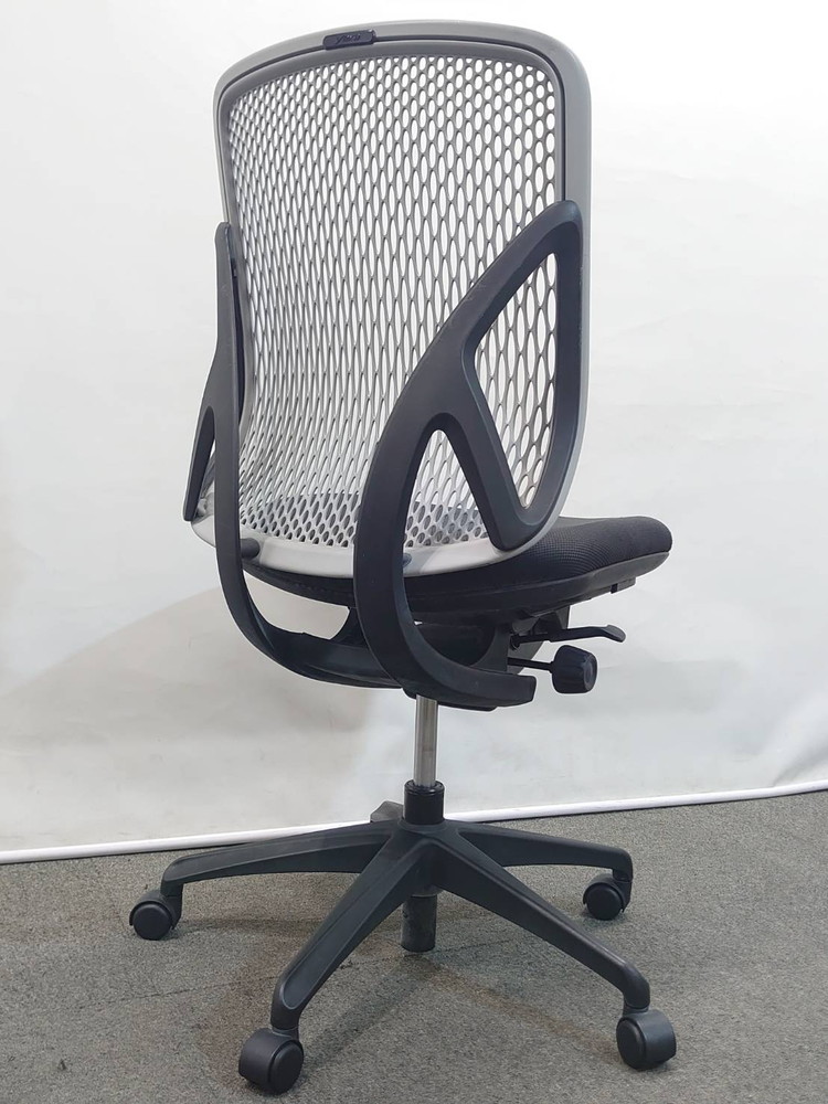 地域限定送料無料 オフィスチェア 4脚セット イナバ イエラ メッシュチェア ハイバック 中古 - 画像 (3)
