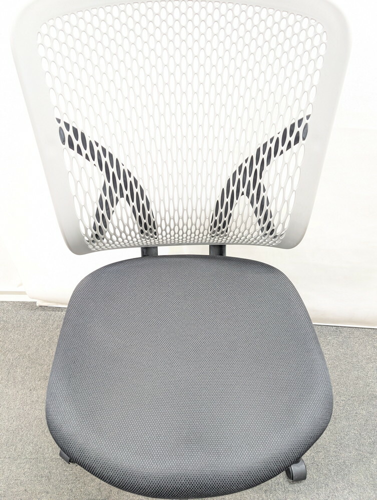 オフィスチェア 肘なし イナバ イエラ メッシュチェア デスクチェア グレー×ブラック ハイバック 中古 - 画像 (8)