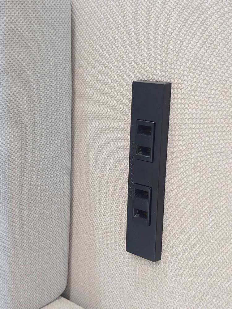 在庫3台 美品 ワークブース テーブル付き コクヨ ブラケッツ CN-491MLC ベージュ 中古 - 画像 (10)