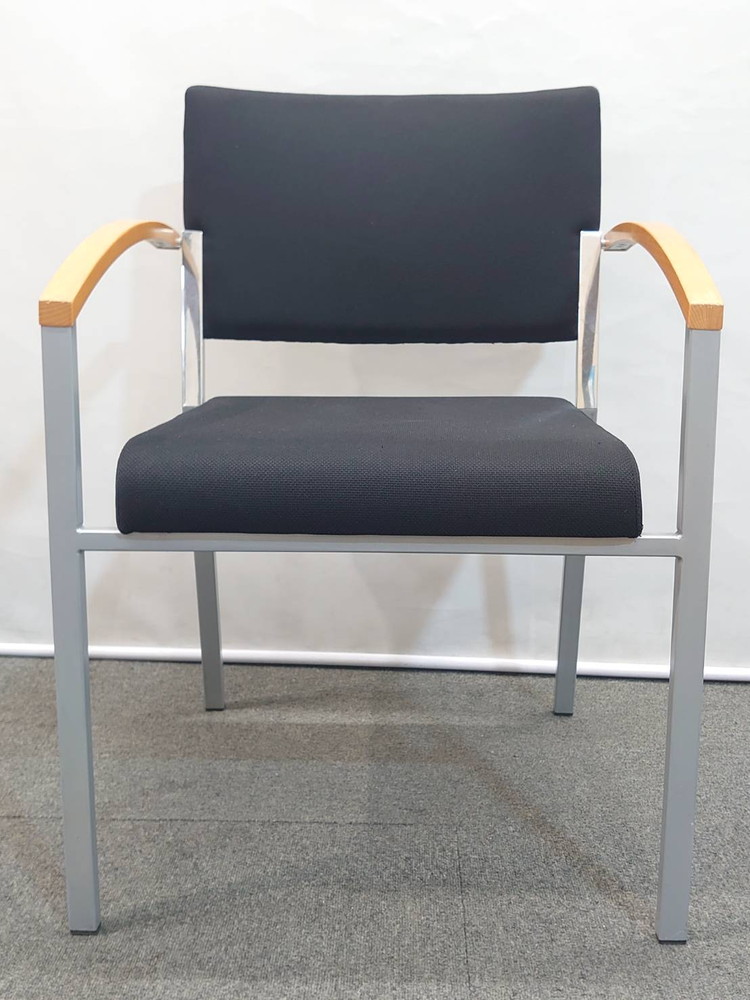 会議チェア オカムラ ウィスナーハーガー スタッキングチェア ミーティングチェア ブラック 中古 - 画像 (4)