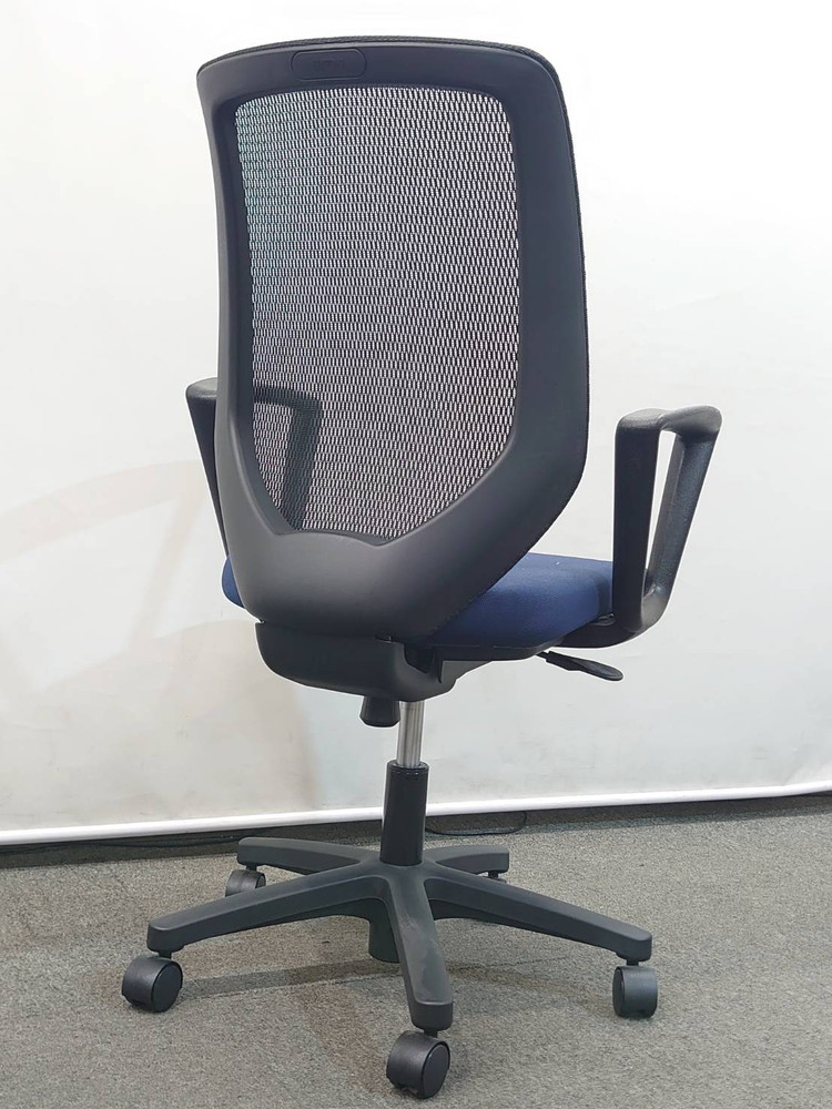 オフィスチェア メッシュ 肘付き イトーキ コルト KT-230JD-T1B2T1 ブラック×ブルー - 画像 (2)