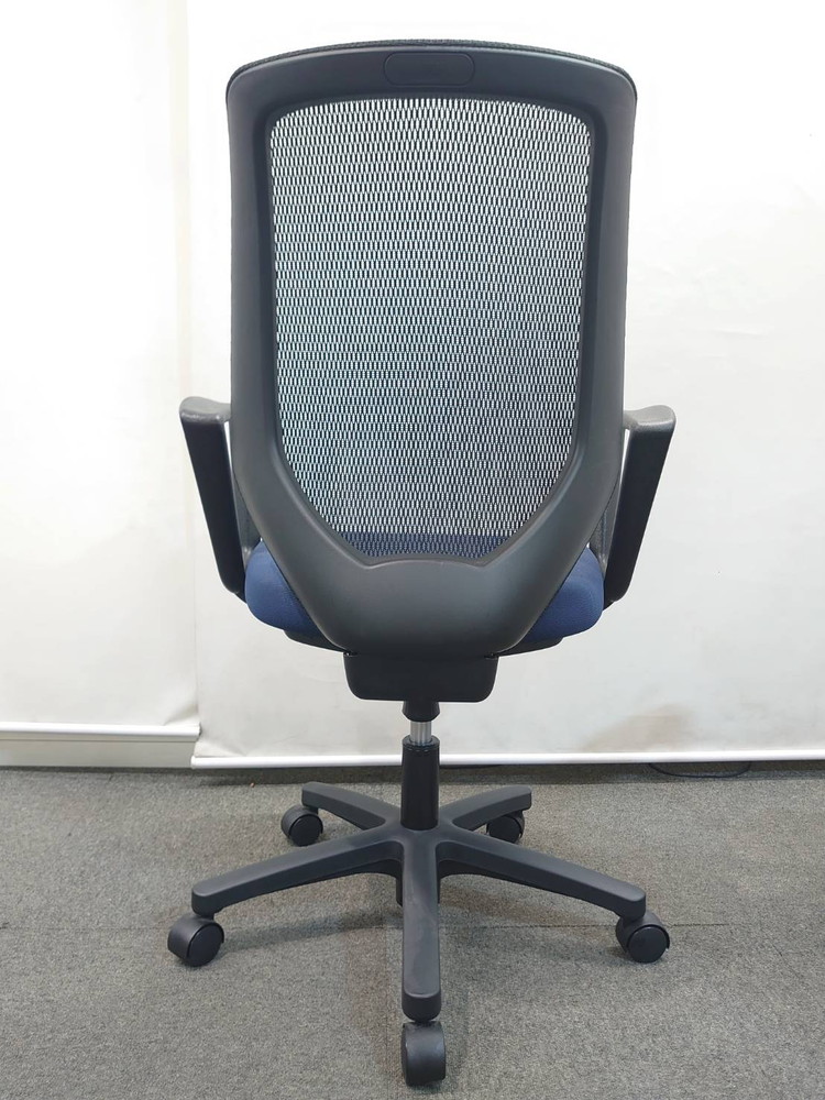オフィスチェア メッシュ 肘付き イトーキ コルト KT-230JD-T1B2T1 ブラック×ブルー - 画像 (3)
