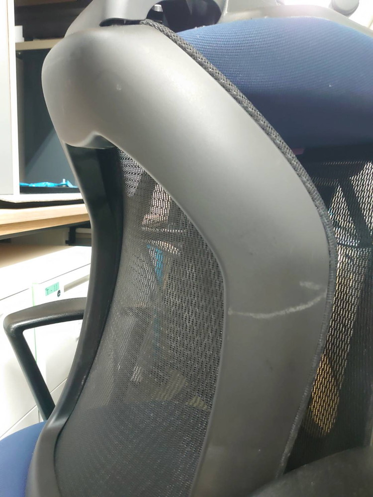 オフィスチェア メッシュ 肘付き イトーキ コルト KT-230JD-T1B2T1 ブラック×ブルー - 画像 (8)