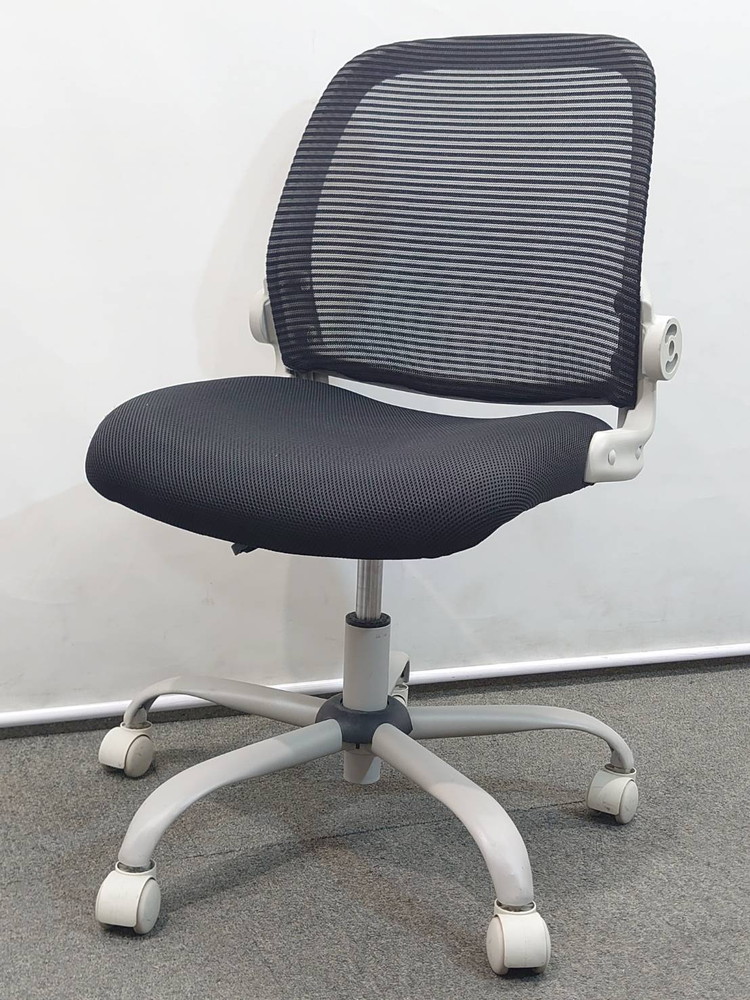 3人用 テーブルセット 4点セット オフィスチェア メッシュチェア 丸テーブル RFヤマカワ バウヒュッテ 中古 - 画像 (5)