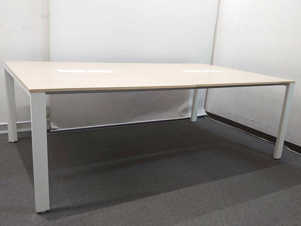 フリーアドレスデスク W2100 D1200 H700 ミーティングテーブル 木目ナチュラル 中古 オフィス家具 - 画像 (2)